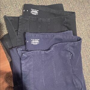 Two black and navy polished pixie skinny pants !